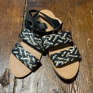 Size 6 Silver and Black Sandals